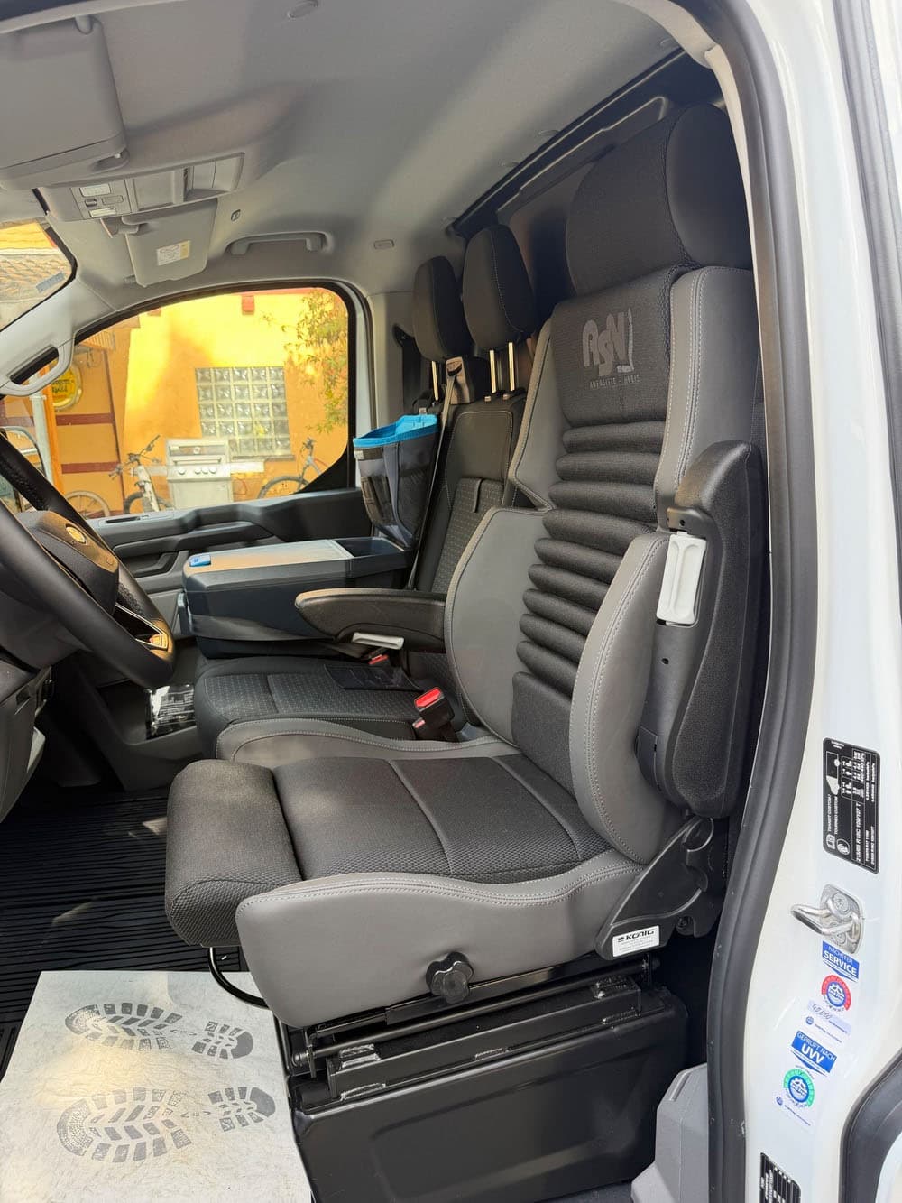 Ford Custom für Johnson Controls 