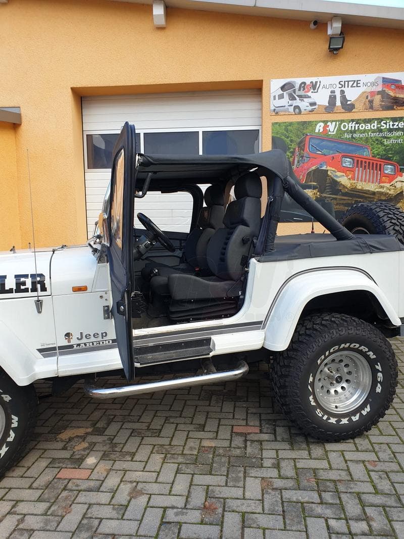 Jeep Wrangler YS