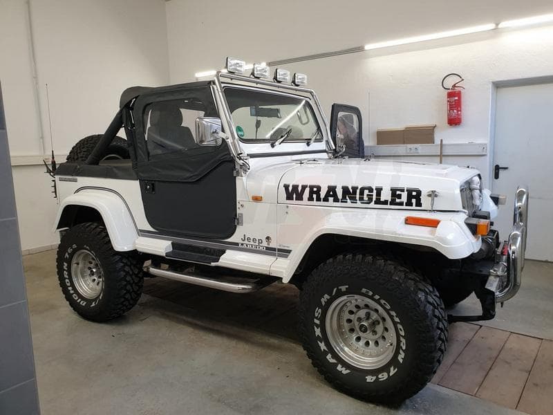 Jeep Wrangler YS