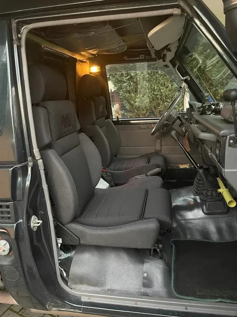 Toyota Landcruiser HZJ75