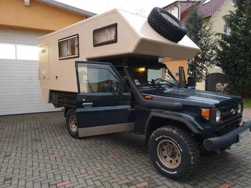 Toyota Landcruiser HZJ75